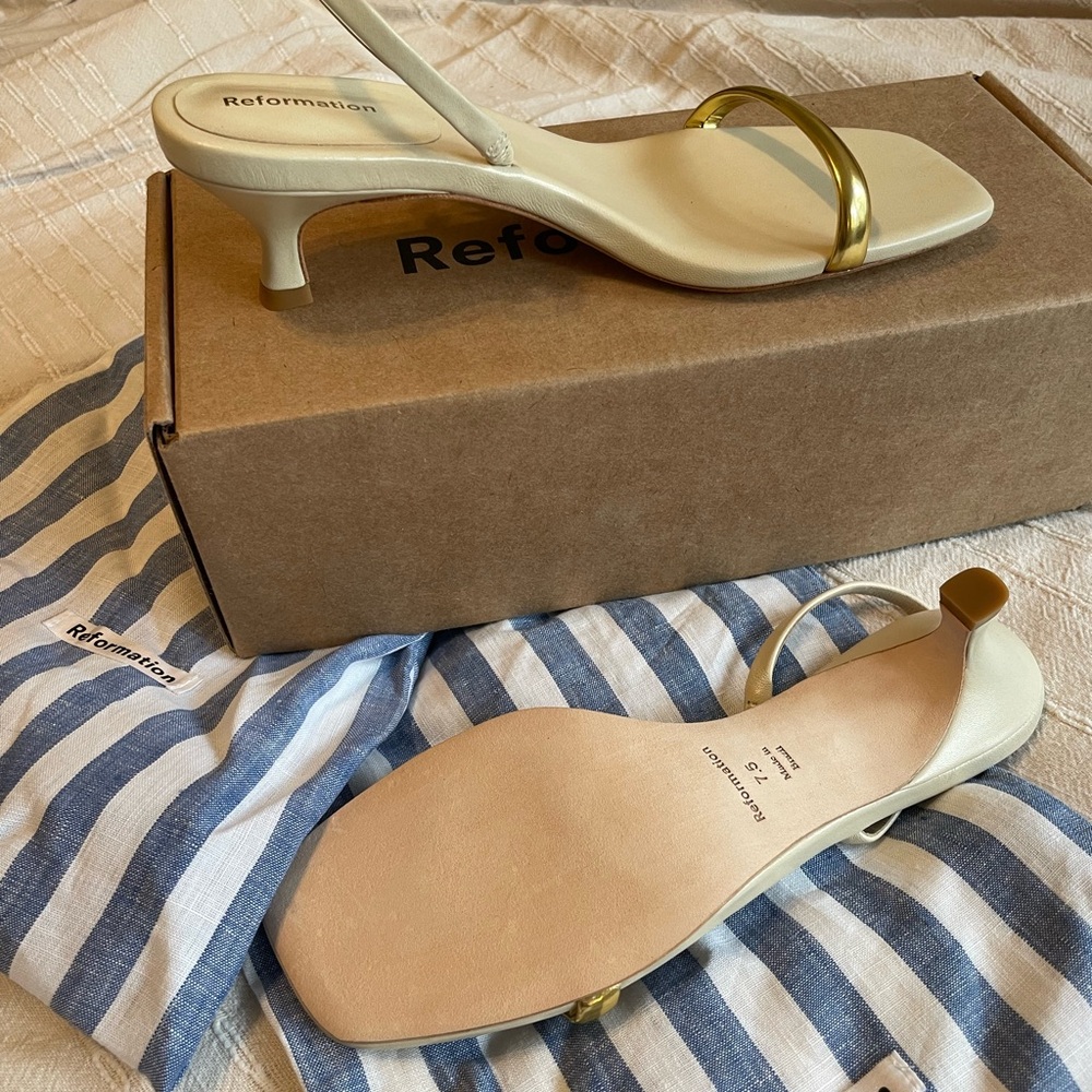 Reformation Ivory Slingback Heels with Gold Straps - Picture 4 of 6